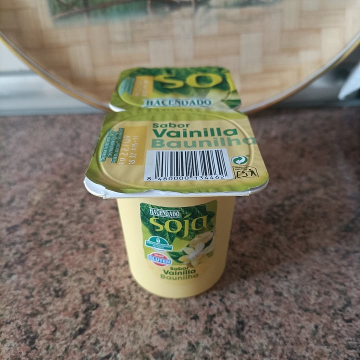 photo of Hacendado Yogurt de Soja Vainilla shared by @-comida-happyhour on  10 Sep 2021 - review