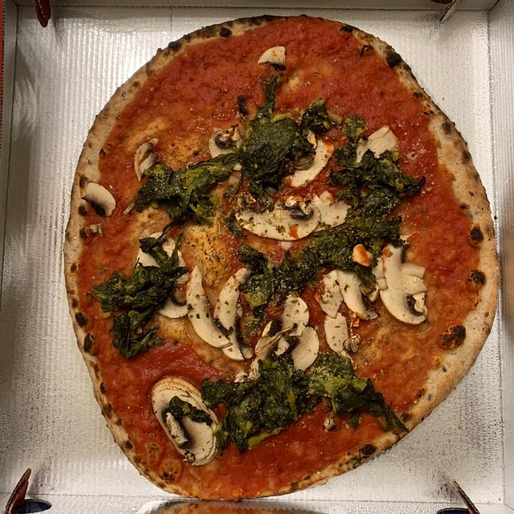 Pizzeria Desideria Bari, Italy Pizza Marinara con Rape E Funghi Porcini