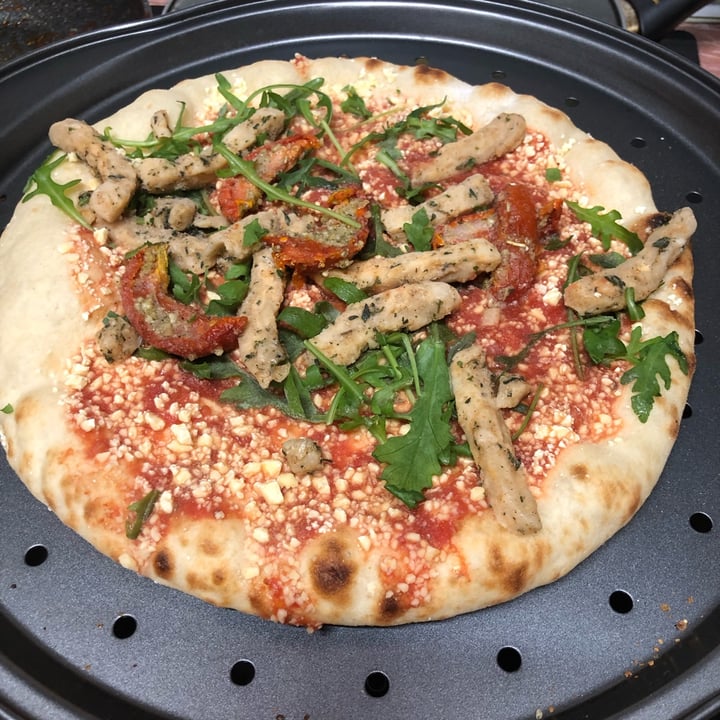 review photo of Hacendado Vegan Pizza Rúcula & Tomate Seco shared by @camilamp on 15 Jan 2022 - review