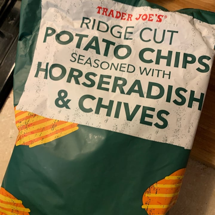 Trader Joe's Ridge Cut Potato Chips Horseradish & Chive Review abillion