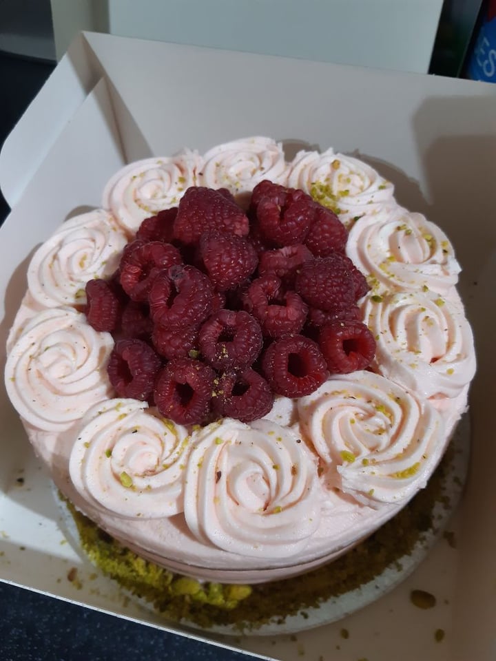 Cake By Shannon Raspberry, Pistachio & Rose Cake Reviews abillion