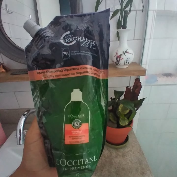 L'Occitane en Provence Shampoo intensive repair 5 essential oils Review