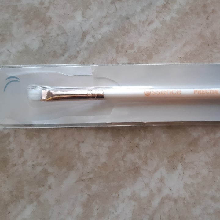 essence cosmetics Precise eyeliner brush Review abillion