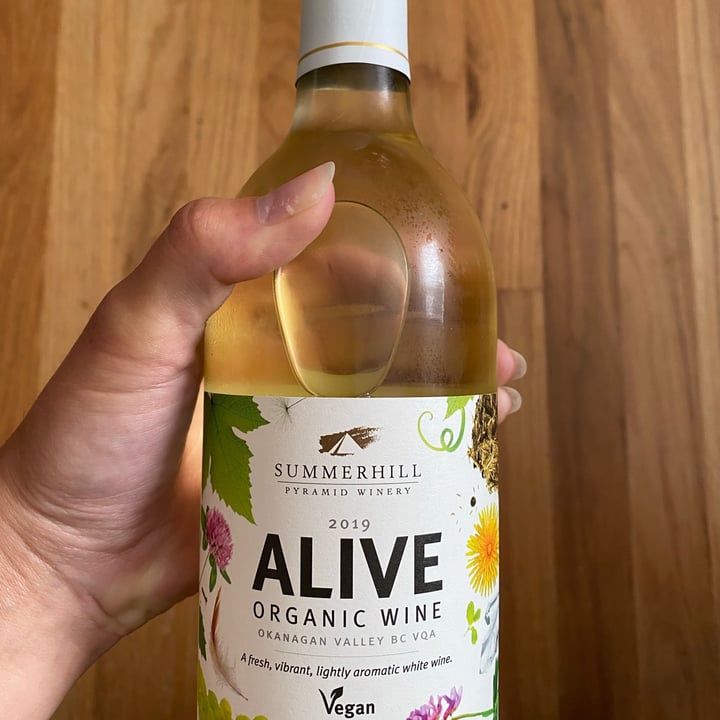Summerhill Pyramid Winery 2019 Alive Organic White Wine Review abillion