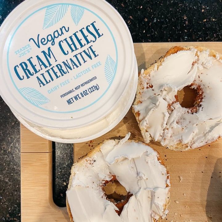 trader-joe-s-vegan-cream-cheese-alternative-review-abillion