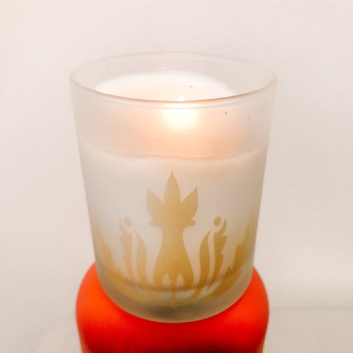photo of mālie Organics Hibiscus Soy Candle shared by @sisifriendly on  10 Apr 2020 - review