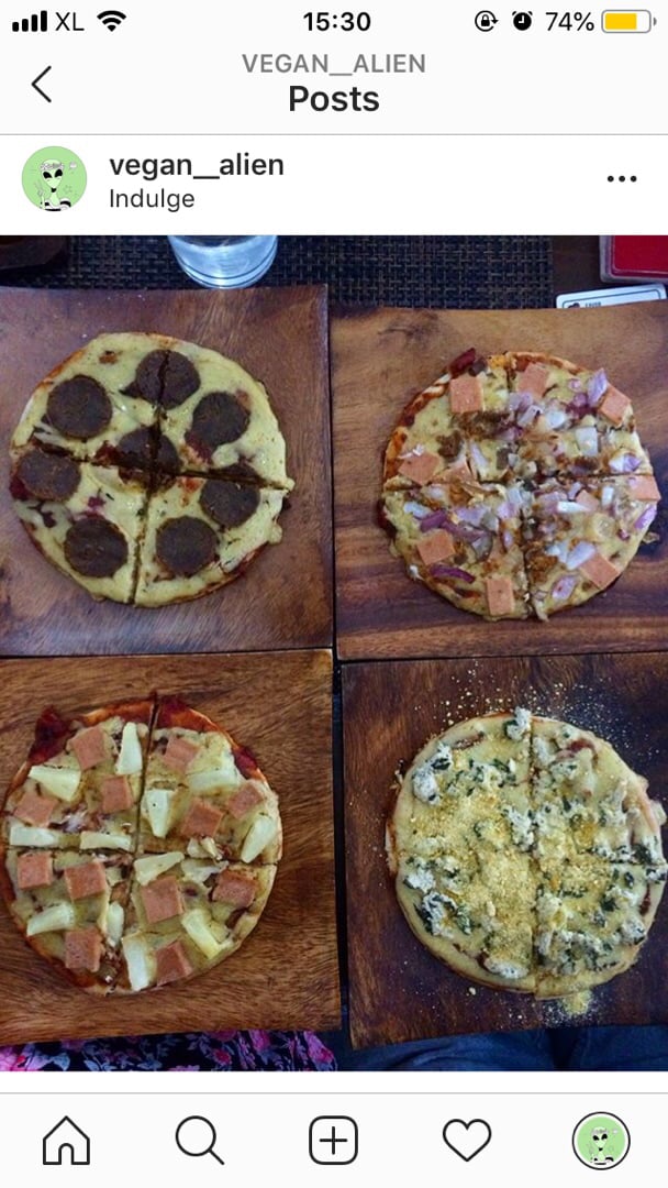 Indulge Diliman, Lungsod Quezon, Philippines Pepperoni Pizza Review