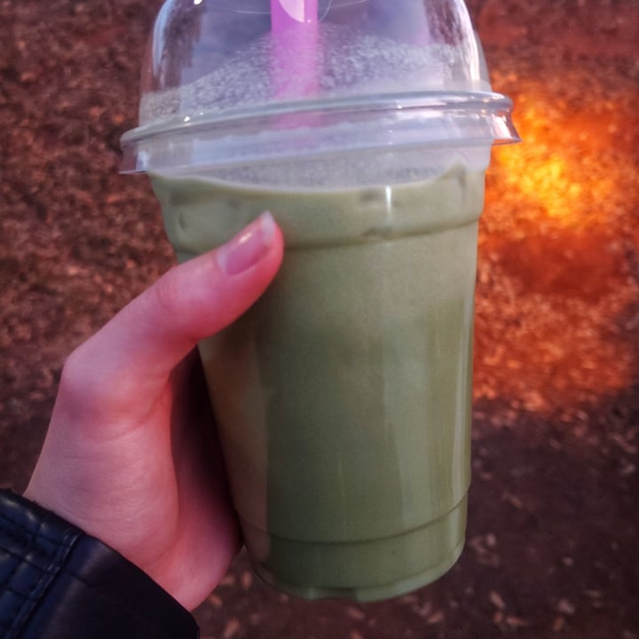 Little B’s bubble tea Milk based Green tea with almond milk and matcha