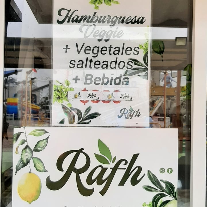 photo of Rafh ~ comida saludable Hamburguesa De Lentejas Completa (Lechuga, Tomate Y Rucula) Con Salteado De Verduras Y Cebolla Caramelizada. shared by @gastonfauret on  24 Feb 2021 - review