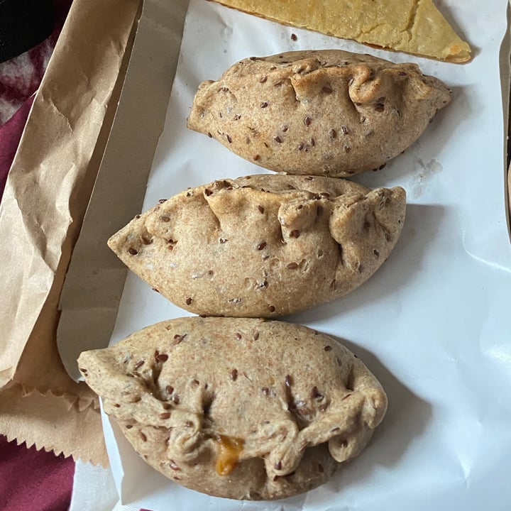 review photo of Origen Vegetal Empanada Capresse shared by @panchiveg on 21 Jan 2022 - review