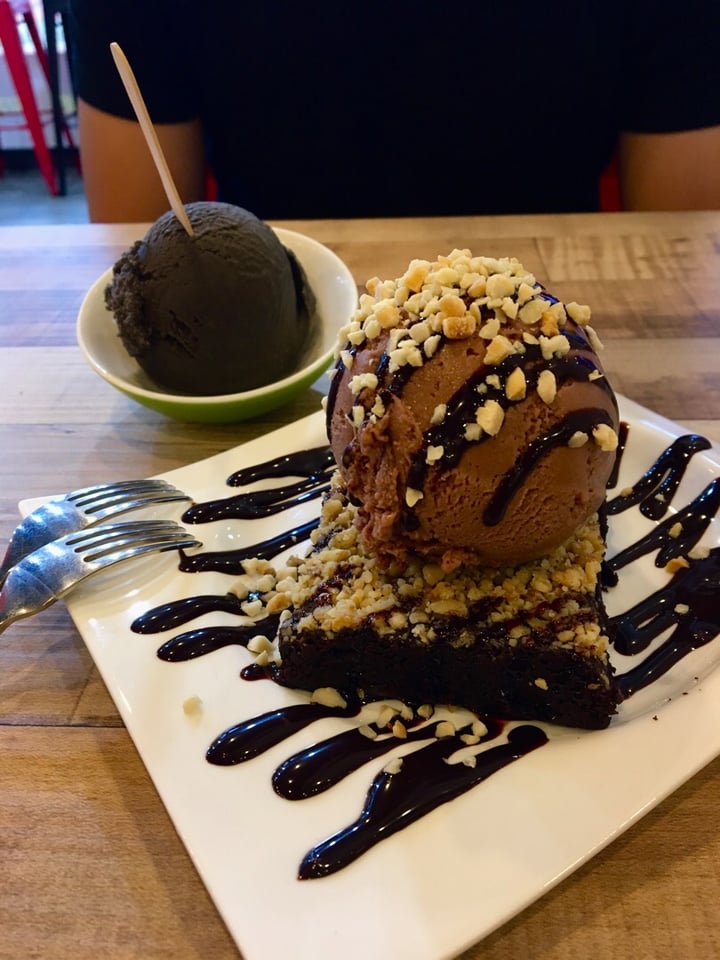 WellSmoocht Bishan, Singapore Brownie with Ice Cream (Morning Mint