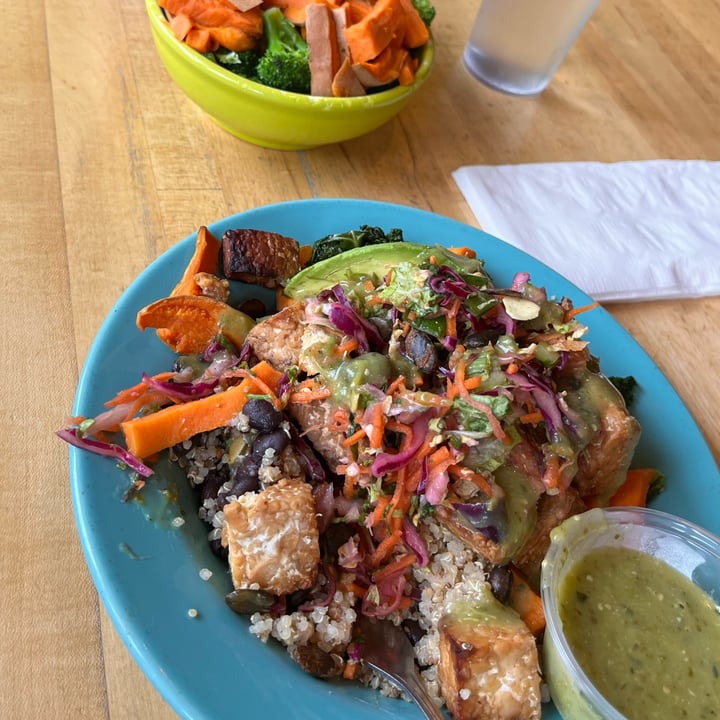 review photo of Laughing Planet Harvest Bowl shared by @lilypearmoon on 23 Jun 2022 - review