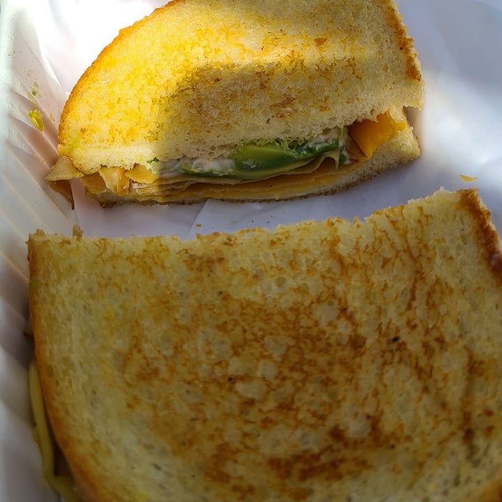 Hella Vegan Sandwiches Cheesy Deluxe Sandwich Review abillion