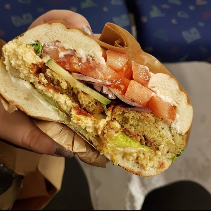 bagel-street-caf-norrmalm-sweden-falafelbagel-review-abillion