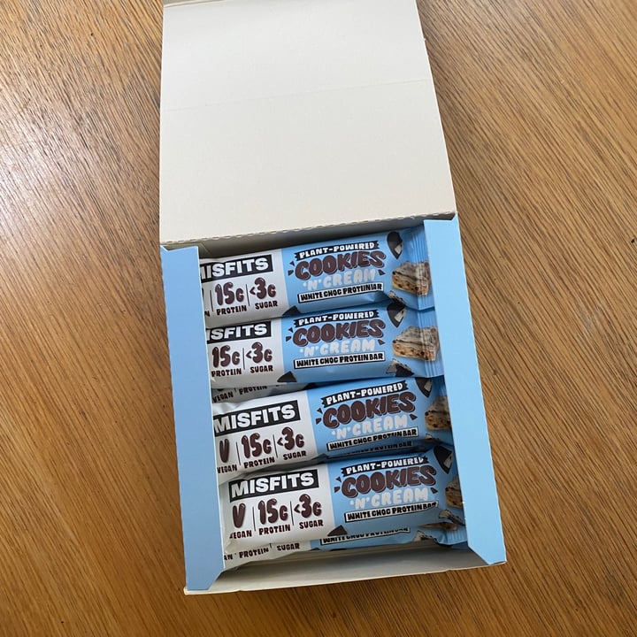 Misfits White Choc Cookies n cream Review abillion