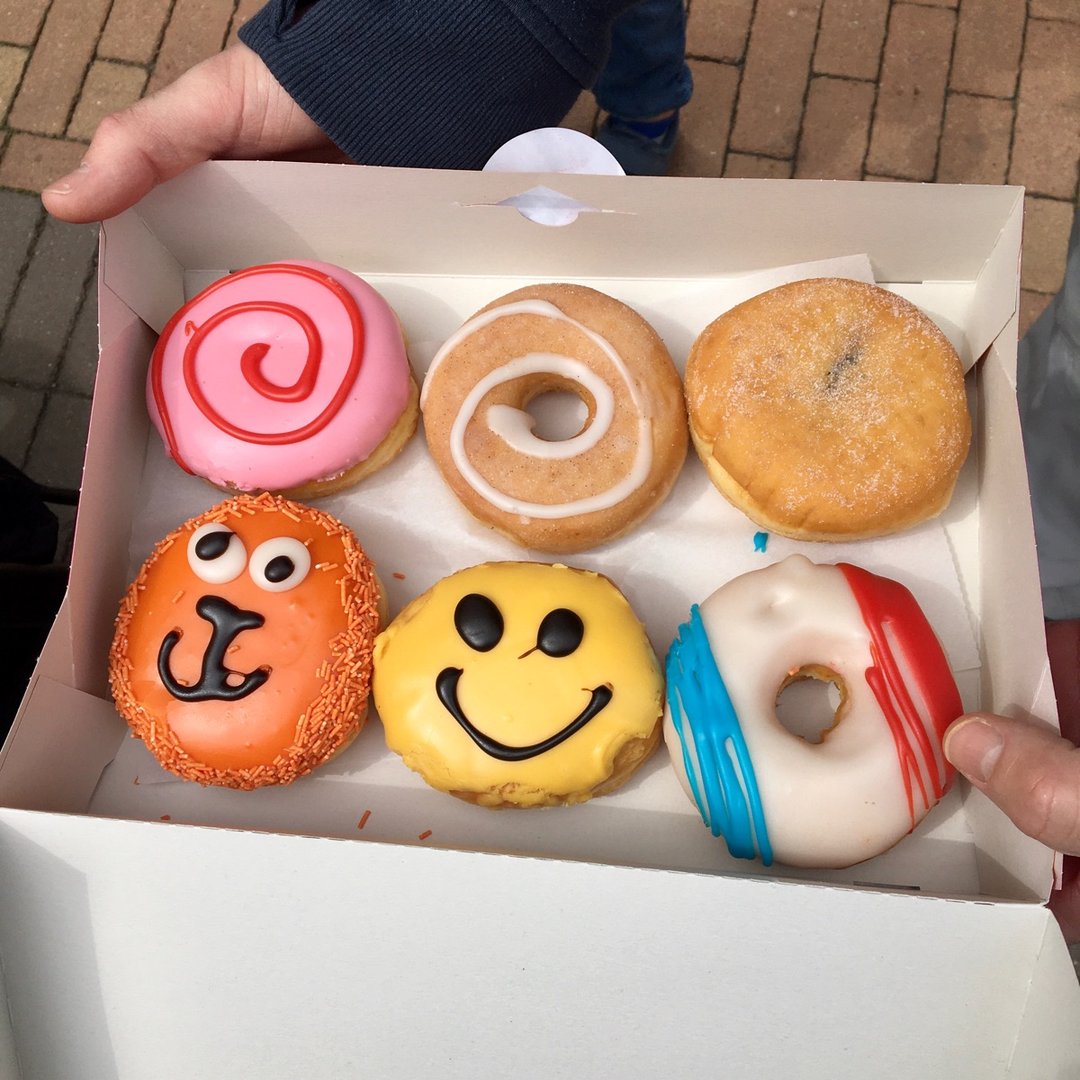Dunkin' Donuts Roermond Vegan Donut Box Reviews abillion