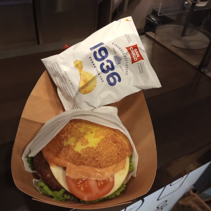 Autogrill Milano, Italy Wow burger Review abillion