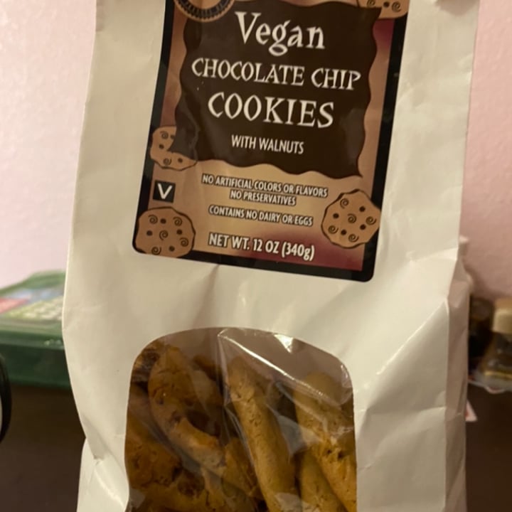 Trader Joe's Chewy Chunky Chocolate Chip Cookies with Walnuts Reviews abillion