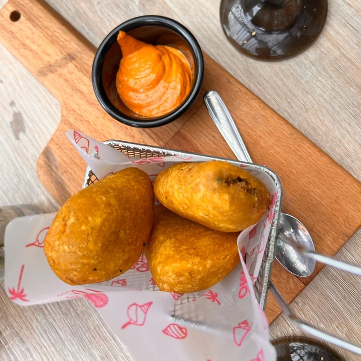 review photo of Pura Vida veggie and vegan Empanadas Colombianas shared by @emmalj on 13 Oct 2022 - review