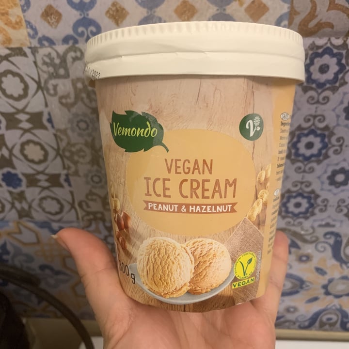 Vemondo Vegan ice cream peanut and hazelnut Review abillion