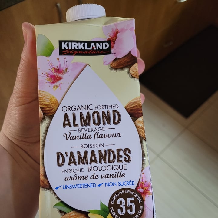 Kirkland Signature Organic Unsweetened Almond Beverage Vanilla Review