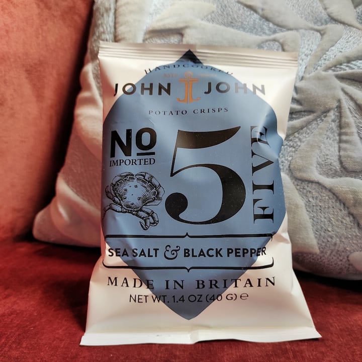 John John Sea Salt and Black Pepper Potato Crisps Review abillion