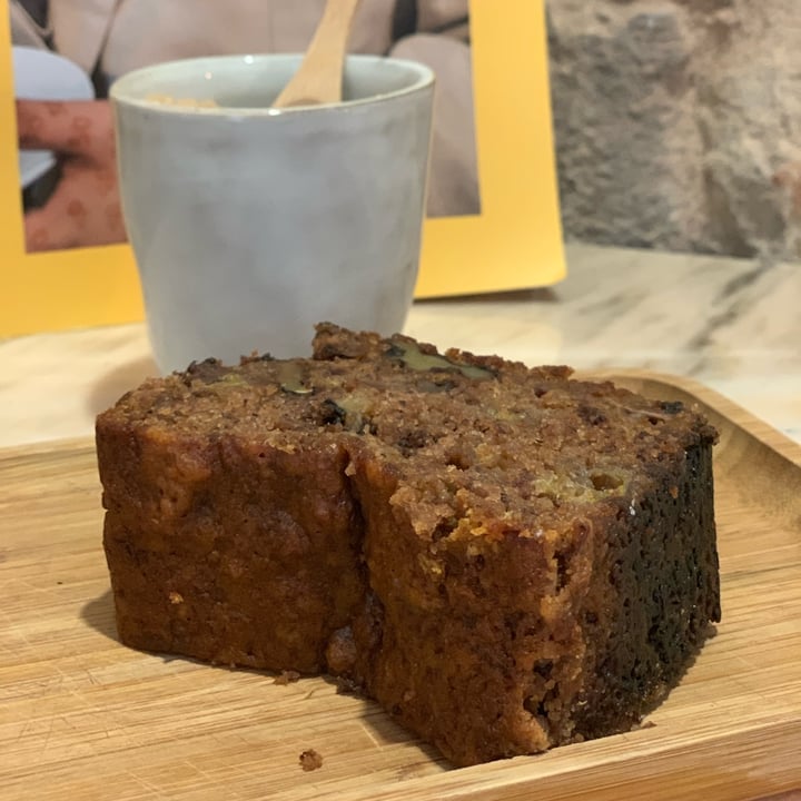 photo of The Hippie Bakery Banana bread shared by @naivoncake on  30 Oct 2022 - review