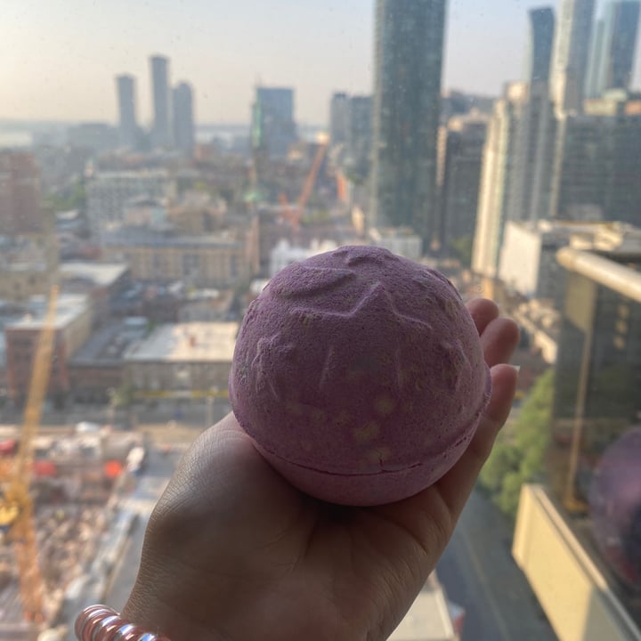LUSH Fresh Handmade Cosmetics Twilight Bath Bomb Review abillion