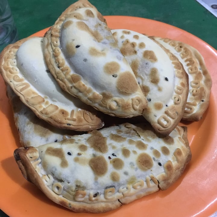 Empanadas de 10 Liniers, Argentina Empanadas Línea Vegana (Carne Vegana