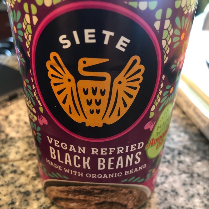 Siete Family Foods Organic Refried Black Beans Review abillion