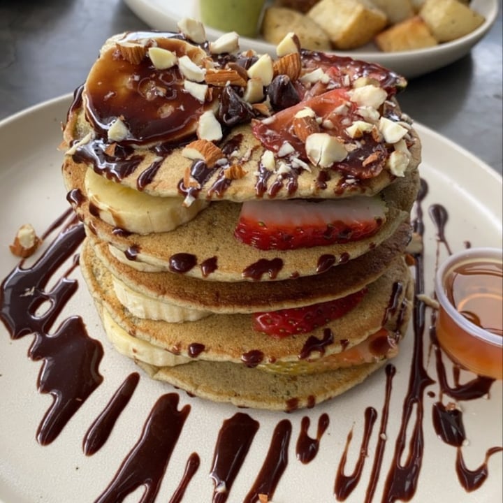 SMASH Avocaderia y Cafe San Joaquin, Medellín, Colombia Pancakes Review |  abillion