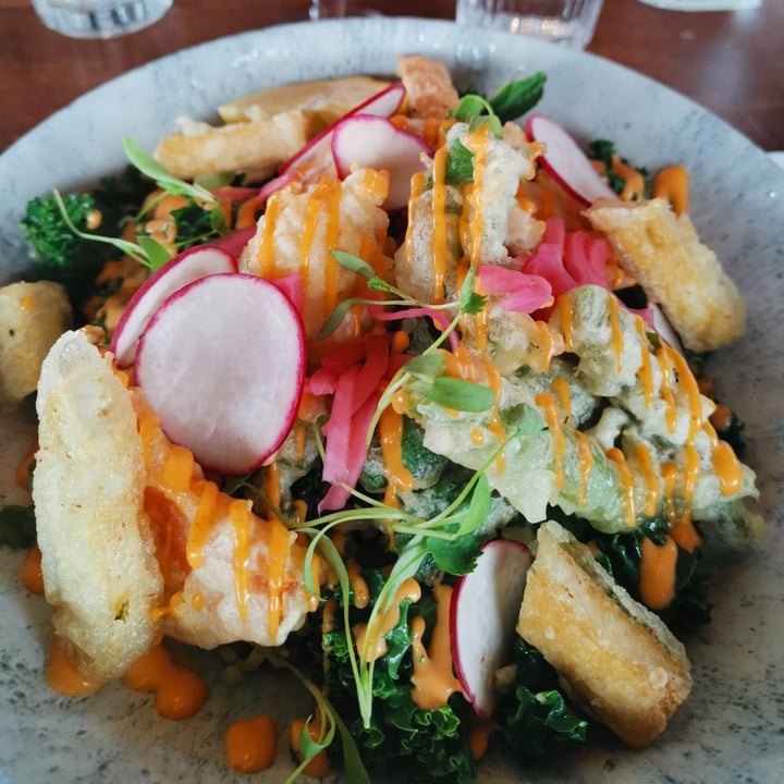 Earls Kitchen + Bar White Oaks, London, Canada Vegan Tempura Shroomami