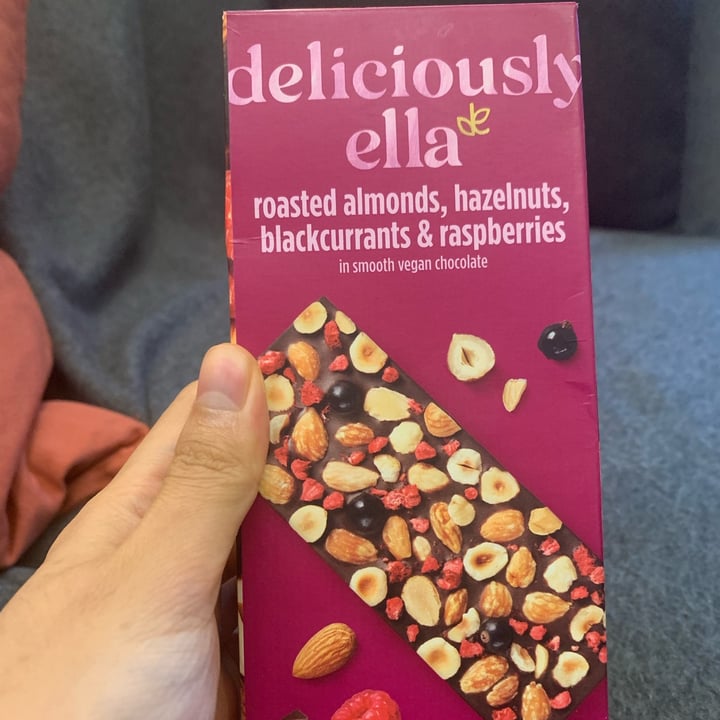 Deliciously Ella chocolate bar with mixed nuts & berries Reviews abillion