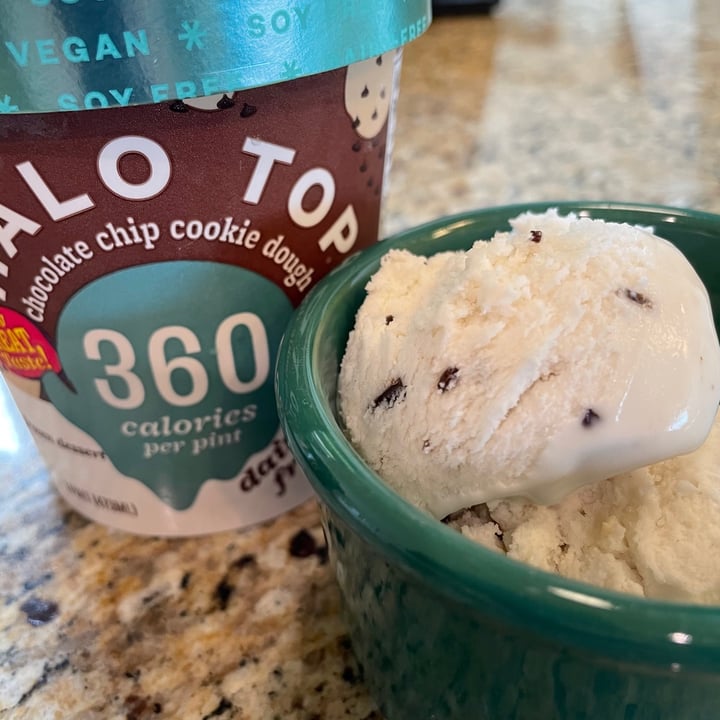 lindring specificere Maestro Halo Top Creamery Chocolate Chip Cookie Dough Review | abillion