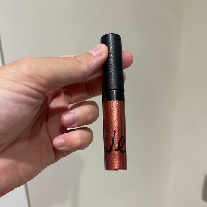 We makeup 63 Sapas Sparkling Review  abillion