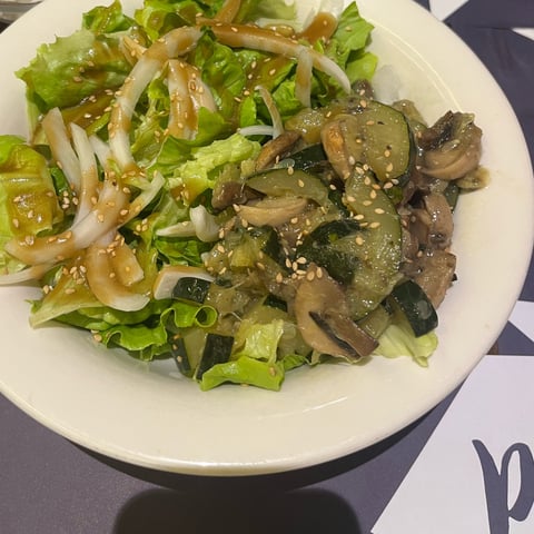 Ensalada de lechuga chanpiñon y cebolleta