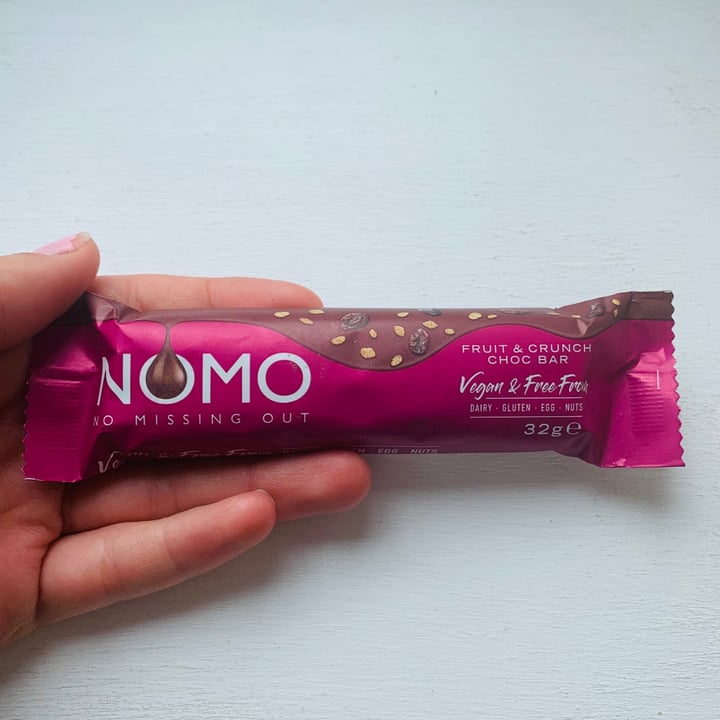 NOMO Fruit & crunch choc bar Review abillion
