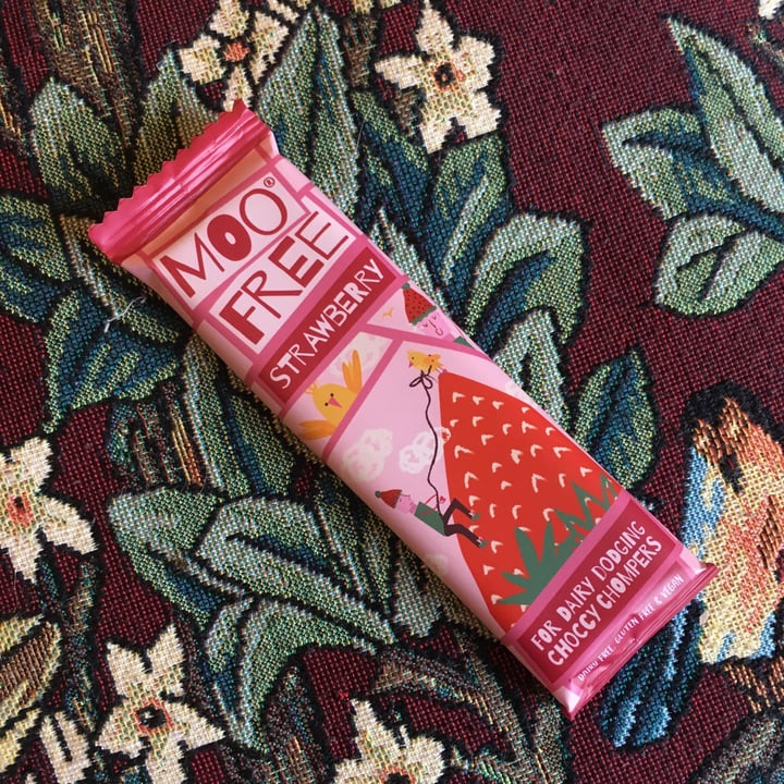 Moo Free Mini Moos Strawberry Choccy Bar Reviews abillion