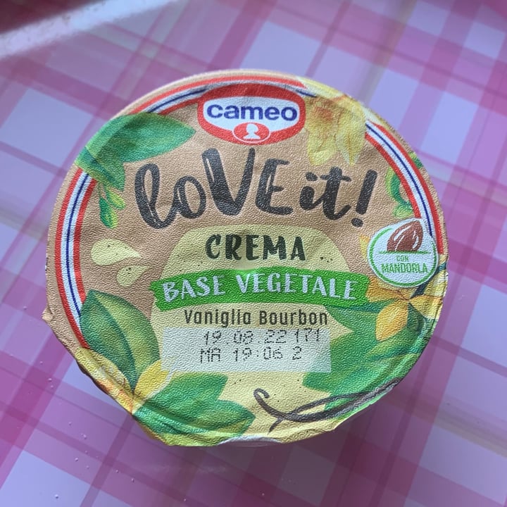 review photo of Cameo Love It! crema vaniglia bourbon shared by @slovenianveganfinds on 05 Sep 2022 - review