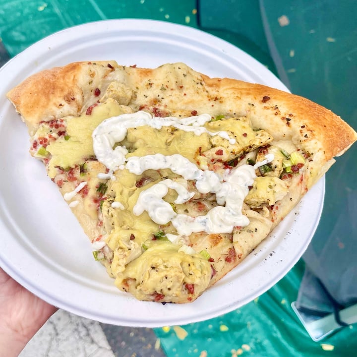 Buffalo Pizza & Ice Cream Co Chik’n Bacon Pizza Reviews abillion