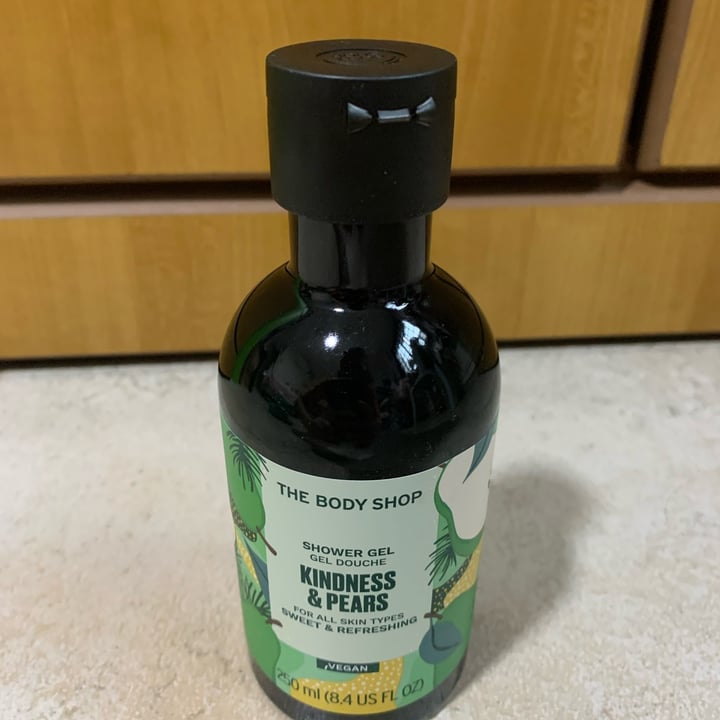 The Body Shop Kindness & Pears Shower Gel Reviews abillion