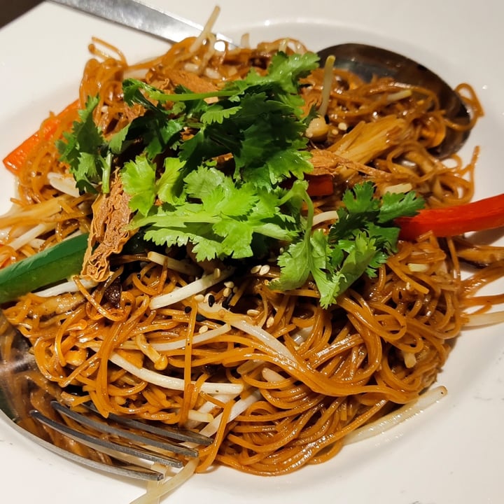 review photo of LingZhi Vegetarian - Velocity@Novena Home-made Fried Turmeric Noodles shared by @varun on 27 Sep 2020 - review