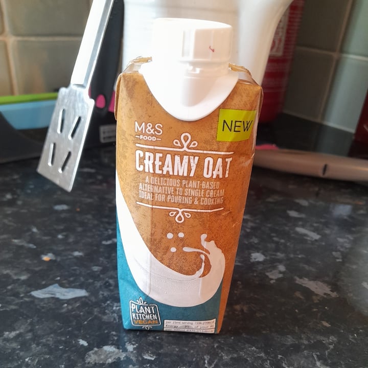 Marks & Spencer Food (M&S) creamy oat alternative to single cream