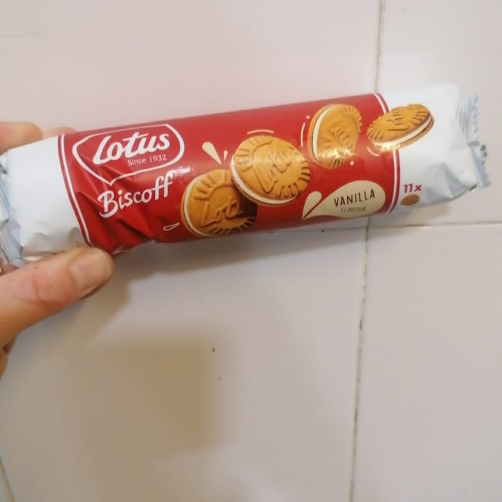 Lotus Biscoff Cream Biscuits Vanilla Flavour Review abillion