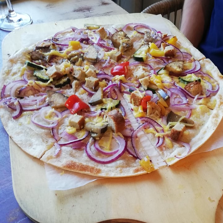 Trautwein - Das Winzerhotel am La Roche Flonheim, Germany Flammkuchen ...