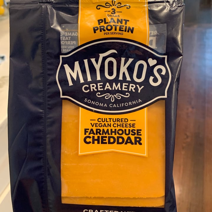 Miyoko's Creamery Cultured Vegan Farmhouse Cheddar Slices Review abillion