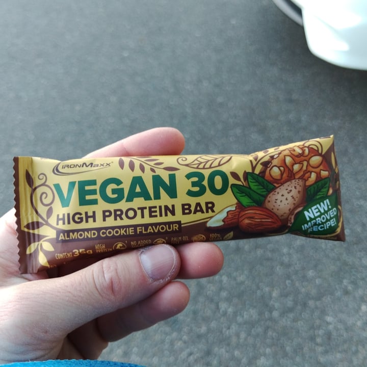IronMaxx Vegan 30 High Protein Bar Almond Cookie Flavour Review