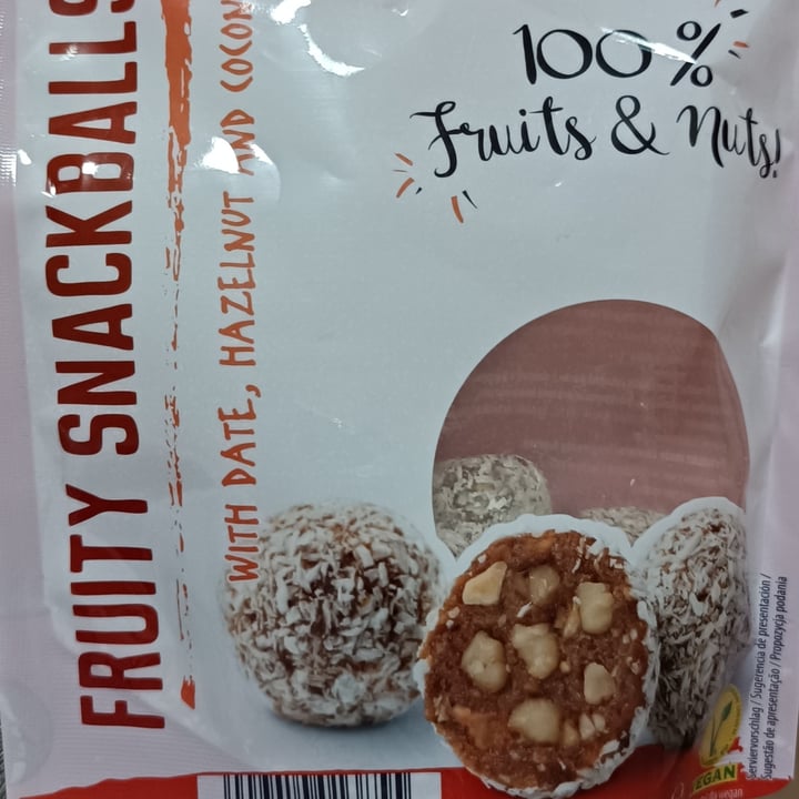 Trader Joe's Fruity snackballs date, hazelnut and coconut Review