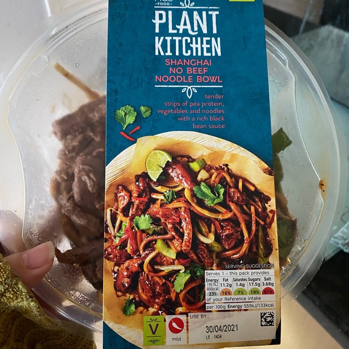 Plant Kitchen (M&S) Shanghai No Beef Noodle Bowl Review abillion