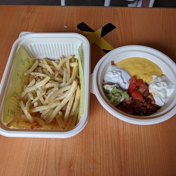review photo of Sala Desa ParkCity Loaded Fries shared by @moralcompassion4all on 29 Mar 2021 - review